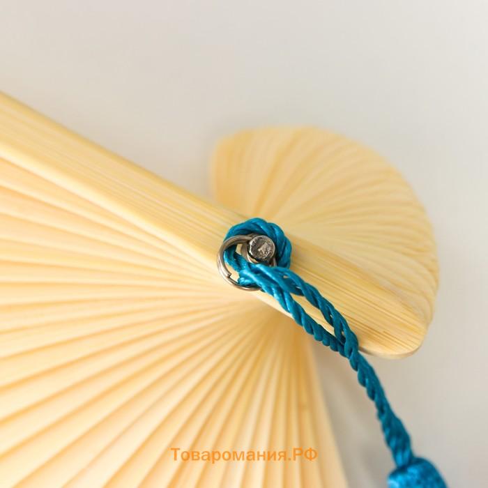 Веер бамбук, текстиль h=21 см "Домик в сакуре" голубой, с синей кисточкой